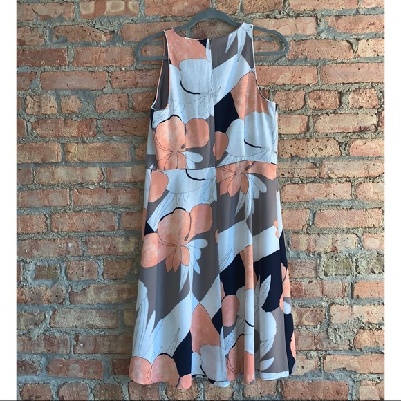 Ann Taylor Floral Dress - Picture 2 of 3